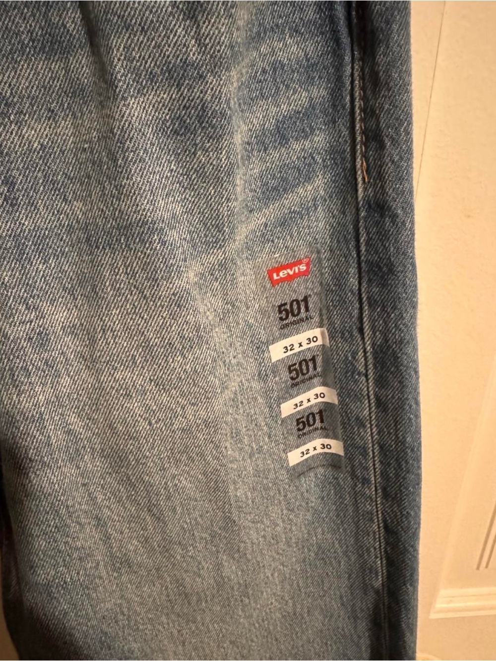 Levi's 501 Original Fit Straight Leg Button Fly Jeans 32x30 NWT - Picture 3 of 6